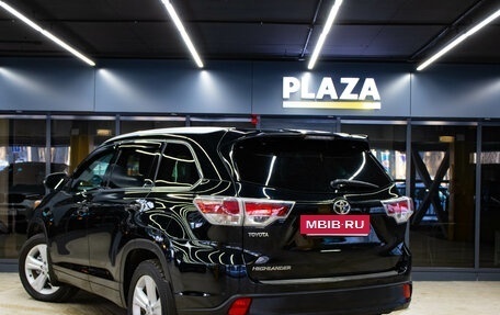 Toyota Highlander III, 2015 год, 2 579 000 рублей, 3 фотография