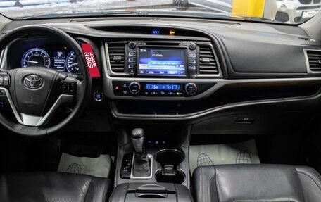 Toyota Highlander III, 2015 год, 2 579 000 рублей, 10 фотография