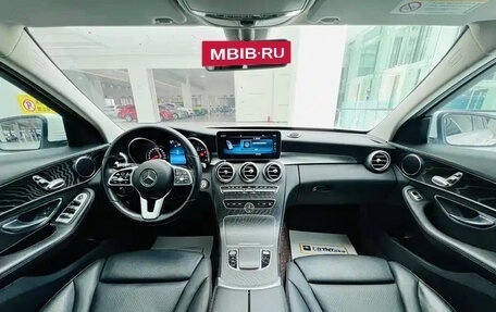Mercedes-Benz C-Класс, 2019 год, 2 100 000 рублей, 13 фотография