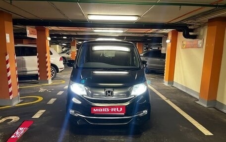 Honda Stepwgn IV, 2015 год, 1 900 000 рублей, 2 фотография