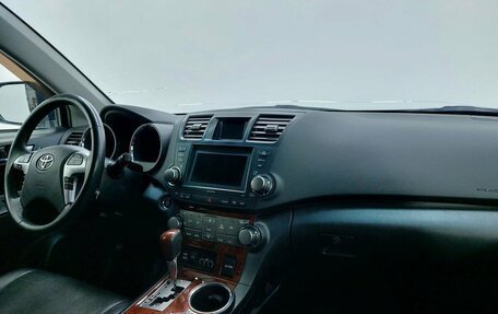 Toyota Highlander III, 2012 год, 1 989 000 рублей, 13 фотография