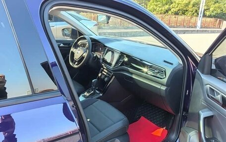 Volkswagen T-Roc I, 2021 год, 1 900 000 рублей, 3 фотография