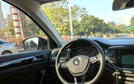 Volkswagen T-Roc I, 2021 год, 1 900 000 рублей, 12 фотография