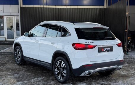 Mercedes-Benz GLA, 2024 год, 4 499 000 рублей, 4 фотография
