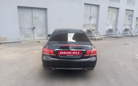 Mercedes-Benz E-Класс, 2013 год, 1 600 000 рублей, 4 фотография