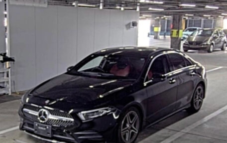 Mercedes-Benz A-Класс, 2021 год, 1 990 000 рублей, 1 фотография