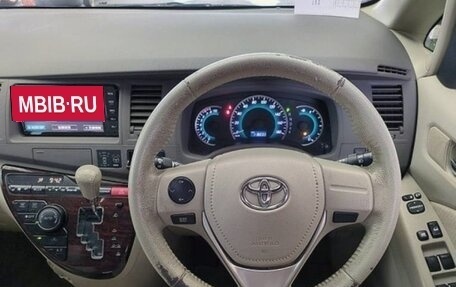 Toyota ISis I, 2014 год, 1 170 000 рублей, 16 фотография