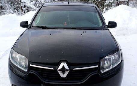 Renault Logan II, 2017 год, 950 000 рублей, 2 фотография