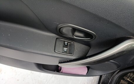 Renault Logan II, 2017 год, 950 000 рублей, 23 фотография