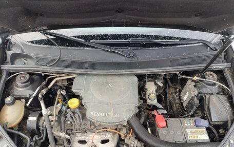 Renault Logan II, 2017 год, 950 000 рублей, 26 фотография