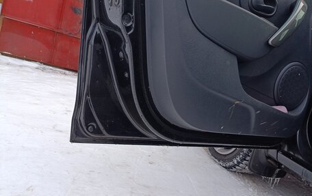 Renault Logan II, 2017 год, 950 000 рублей, 19 фотография