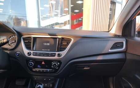 Hyundai Solaris II рестайлинг, 2017 год, 1 219 000 рублей, 11 фотография