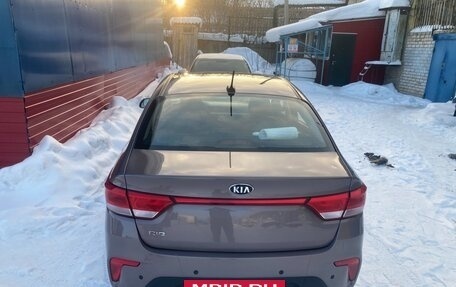 KIA Rio IV, 2018 год, 1 100 000 рублей, 4 фотография