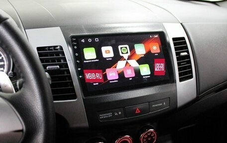 Mitsubishi Outlander III рестайлинг 3, 2010 год, 1 229 000 рублей, 10 фотография