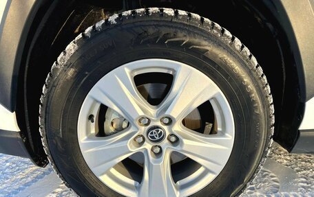 Toyota RAV4, 2023 год, 3 500 000 рублей, 13 фотография