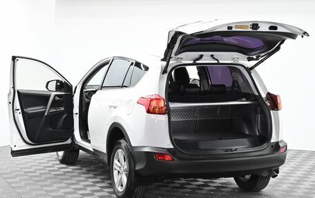 Toyota RAV4, 2015 год, 1 645 000 рублей, 5 фотография