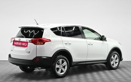 Toyota RAV4, 2015 год, 1 645 000 рублей, 2 фотография