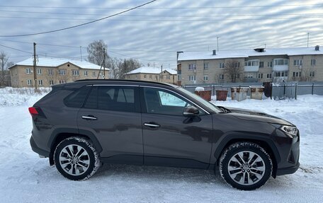 Toyota RAV4, 2022 год, 4 850 000 рублей, 3 фотография