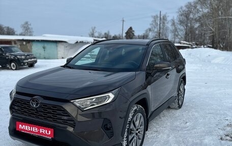 Toyota RAV4, 2022 год, 4 850 000 рублей, 8 фотография