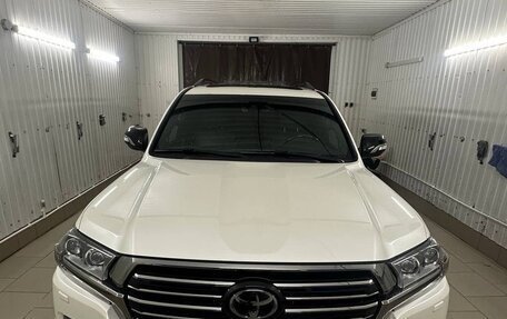 Toyota Land Cruiser 200, 2017 год, 9 000 000 рублей, 3 фотография