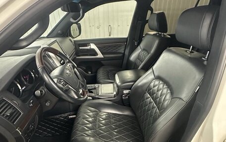 Toyota Land Cruiser 200, 2017 год, 9 000 000 рублей, 7 фотография