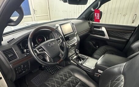 Toyota Land Cruiser 200, 2017 год, 9 000 000 рублей, 8 фотография