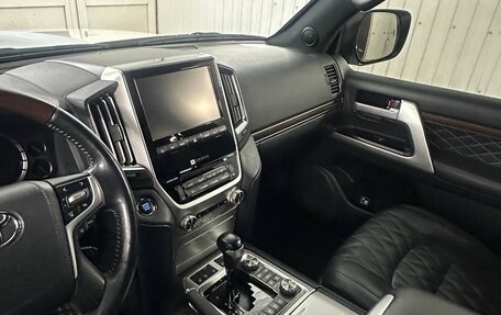 Toyota Land Cruiser 200, 2017 год, 9 000 000 рублей, 12 фотография