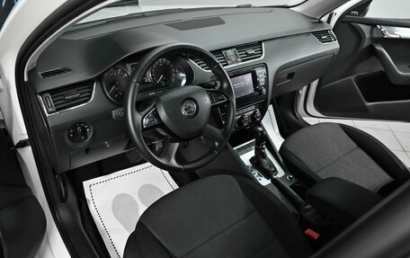 Skoda Octavia, 2017 год, 1 565 000 рублей, 8 фотография