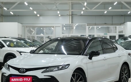Toyota Camry, 2021 год, 3 599 000 рублей, 4 фотография