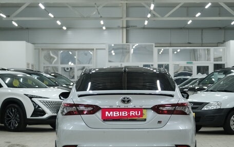 Toyota Camry, 2021 год, 3 599 000 рублей, 6 фотография