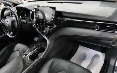 Toyota Camry, 2021 год, 3 599 000 рублей, 22 фотография