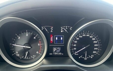 Toyota Land Cruiser 200, 2012 год, 3 699 000 рублей, 13 фотография