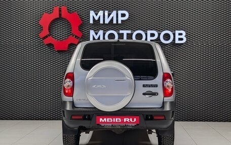 Chevrolet Niva I рестайлинг, 2018 год, 810 000 рублей, 5 фотография