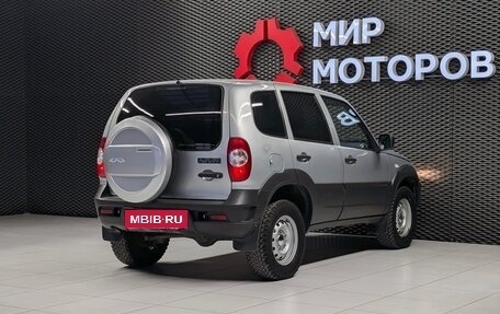 Chevrolet Niva I рестайлинг, 2018 год, 810 000 рублей, 4 фотография