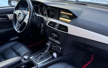 Mercedes-Benz C-Класс, 2011 год, 1 250 000 рублей, 12 фотография