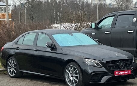 Mercedes-Benz E-Класс, 2019 год, 2 500 000 рублей, 1 фотография