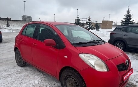 Toyota Yaris III рестайлинг, 2007 год, 500 000 рублей, 1 фотография