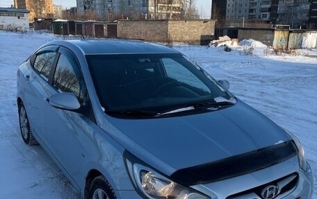 Hyundai Solaris II рестайлинг, 2012 год, 840 000 рублей, 1 фотография