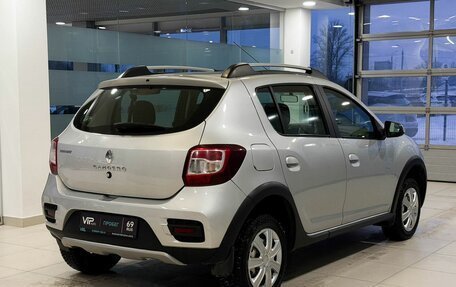 Renault Sandero II рестайлинг, 2015 год, 945 000 рублей, 5 фотография