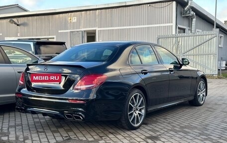 Mercedes-Benz E-Класс, 2019 год, 2 500 000 рублей, 2 фотография