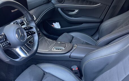 Mercedes-Benz E-Класс, 2021 год, 4 450 000 рублей, 5 фотография