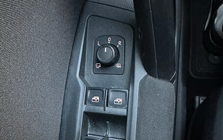 Volkswagen Tiguan II, 2018 год, 1 950 000 рублей, 16 фотография