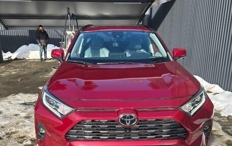 Toyota RAV4, 2021 год, 3 850 000 рублей, 1 фотография