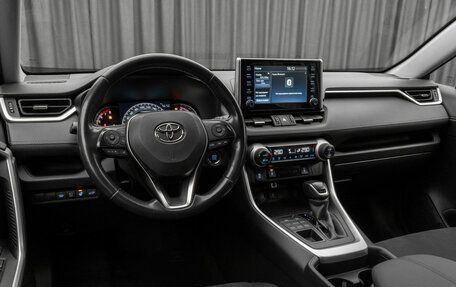 Toyota RAV4, 2021 год, 3 520 000 рублей, 9 фотография