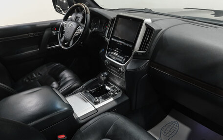 Toyota Land Cruiser 200, 2015 год, 5 319 000 рублей, 16 фотография