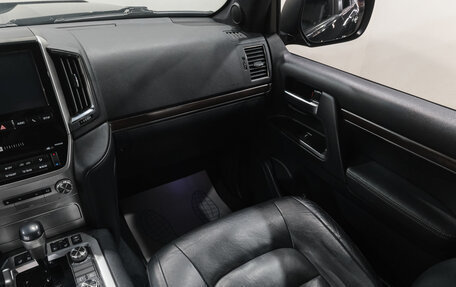 Toyota Land Cruiser 200, 2015 год, 5 319 000 рублей, 18 фотография