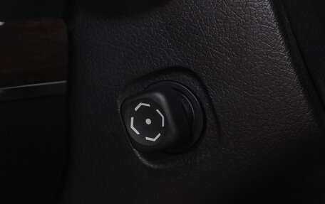 Toyota Land Cruiser 200, 2015 год, 5 319 000 рублей, 32 фотография