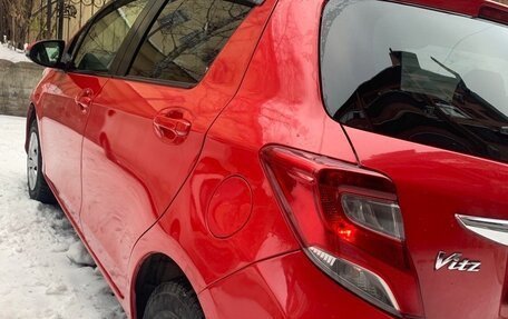 Toyota Vitz, 2015 год, 810 000 рублей, 2 фотография