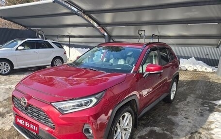 Toyota RAV4, 2021 год, 3 850 000 рублей, 6 фотография