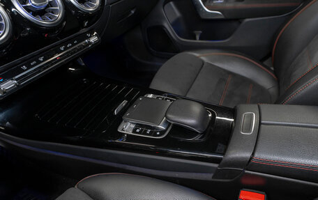 Mercedes-Benz CLA, 2019 год, 3 320 000 рублей, 13 фотография